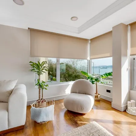 아파트 Amazing Bosphorus View
